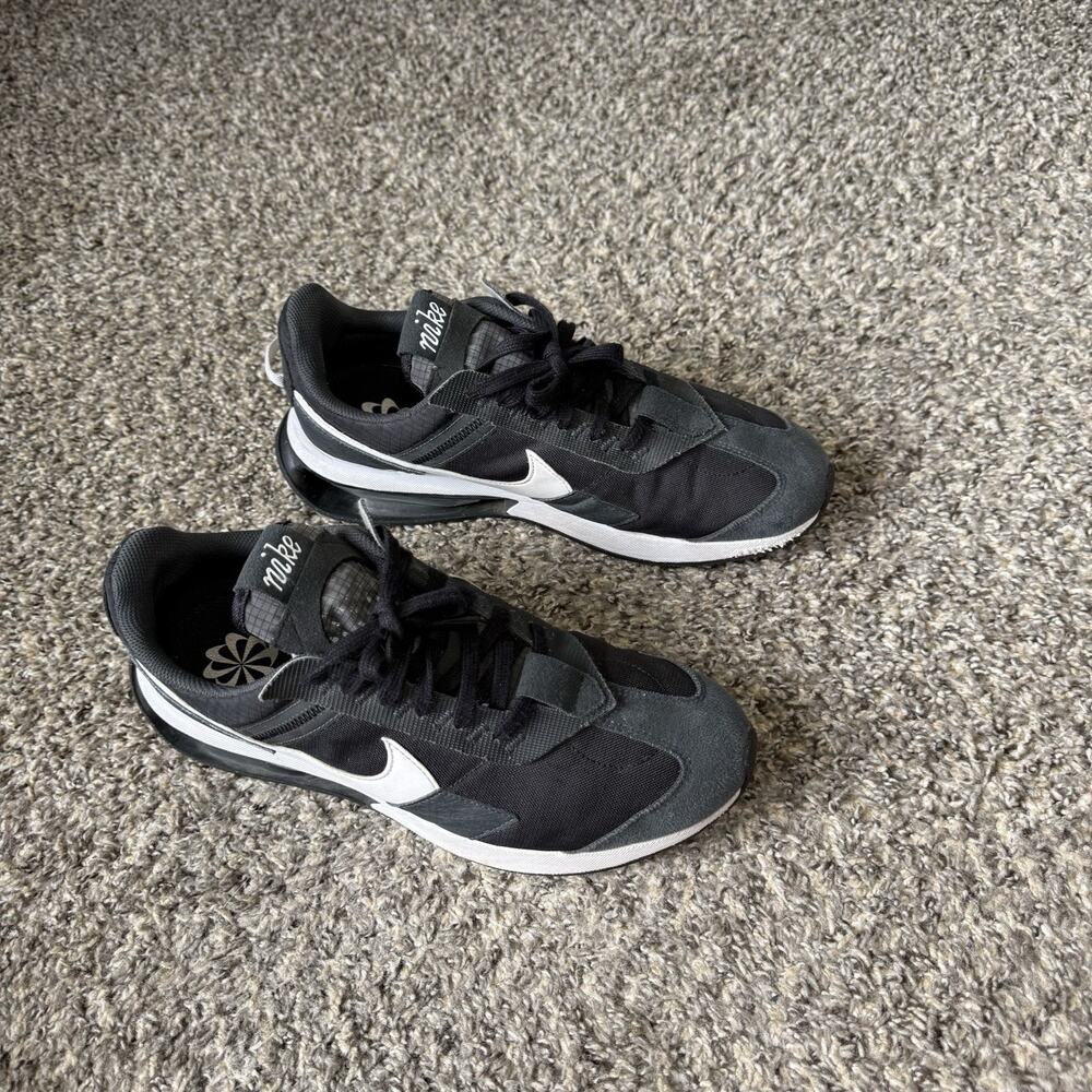 Nike Shoes Mens 11 Air Max Pre-Day Running Sneakers Black DC9402-001 Athletic